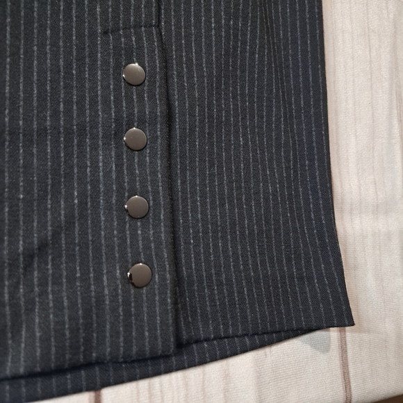 Calvin Klein Pinstripe Career Skirt Button Detail Size 14 - Picture 4 of 10